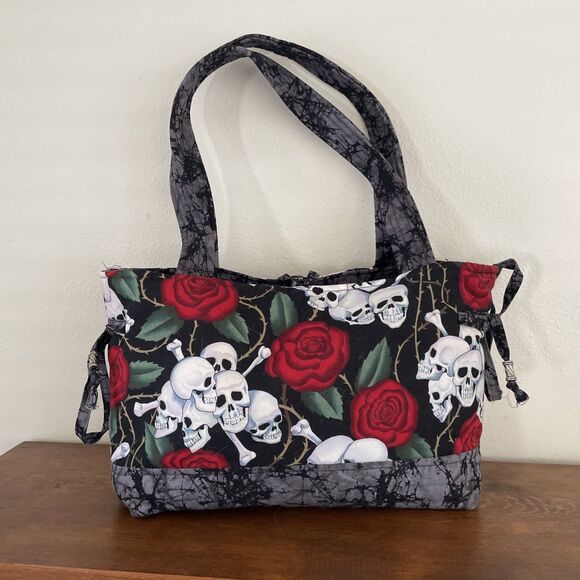 SKULL and ROSES Tote Bag with Multiple Pockets Bingo Craft 12 x 8‎ x 4.5 inches - Picture 7 of 11
